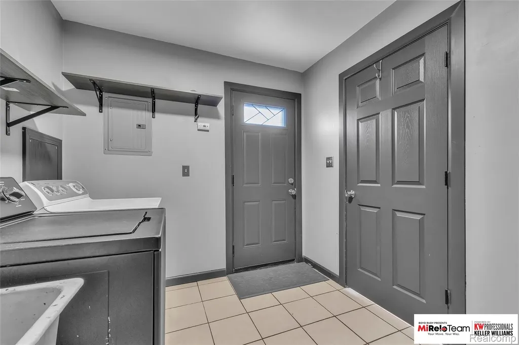 4737 Glenis Street Dearborn Heights City MI 48125