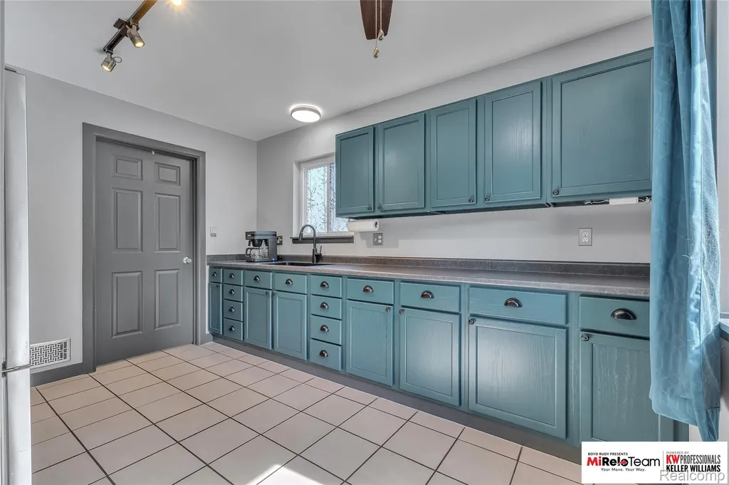 4737 Glenis Street Dearborn Heights City MI 48125