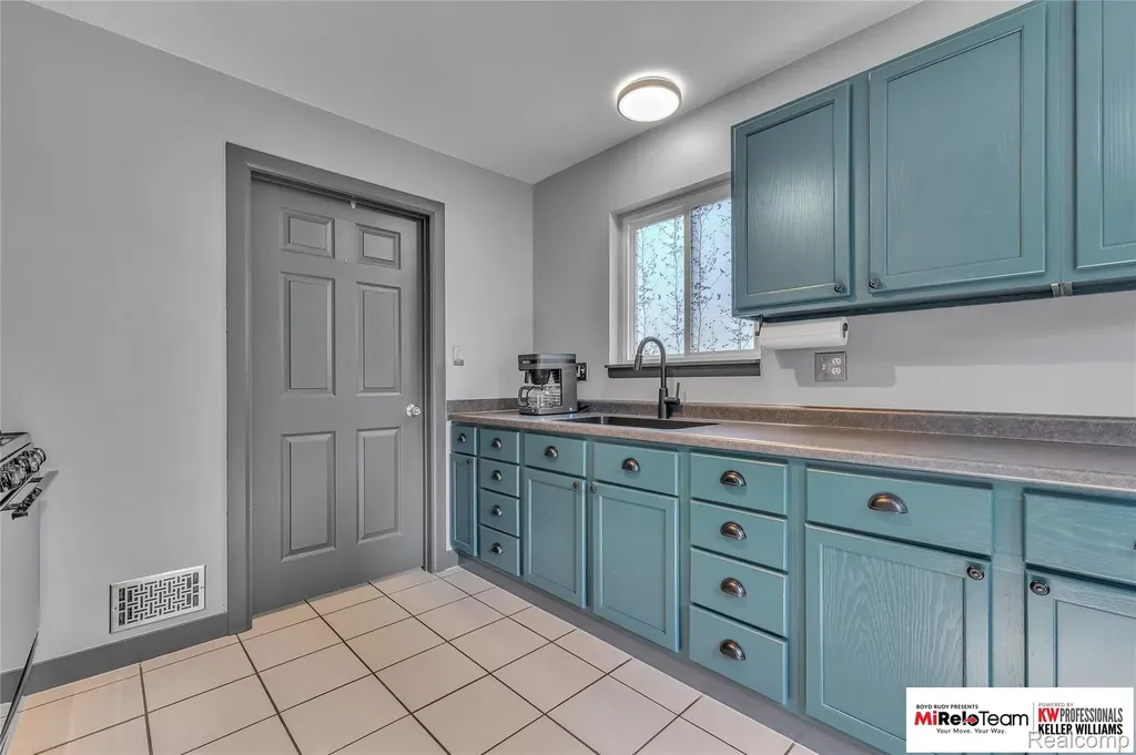4737 Glenis Street Dearborn Heights City MI 48125