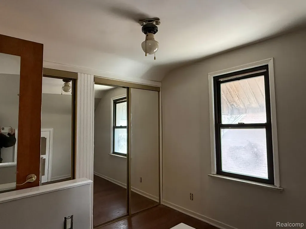 20231 Moross Road Detroit City MI 48224