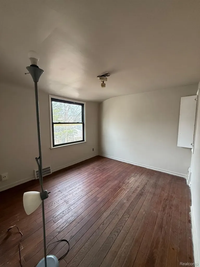 20231 Moross Road Detroit City MI 48224