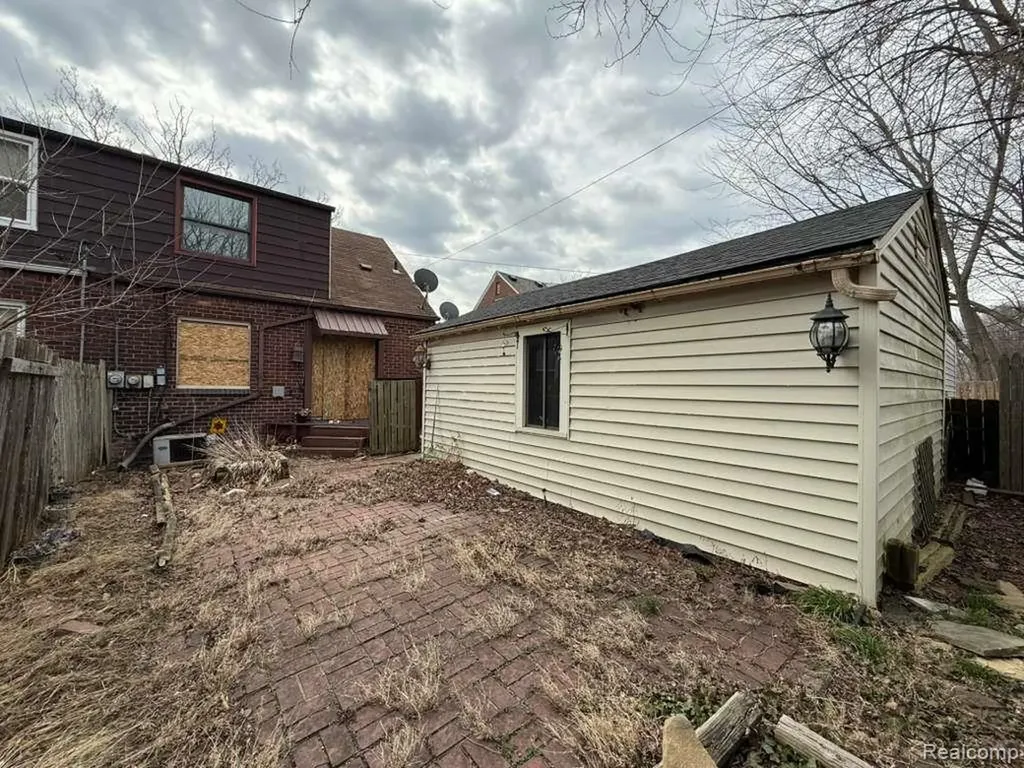 20231 Moross Road Detroit City MI 48224