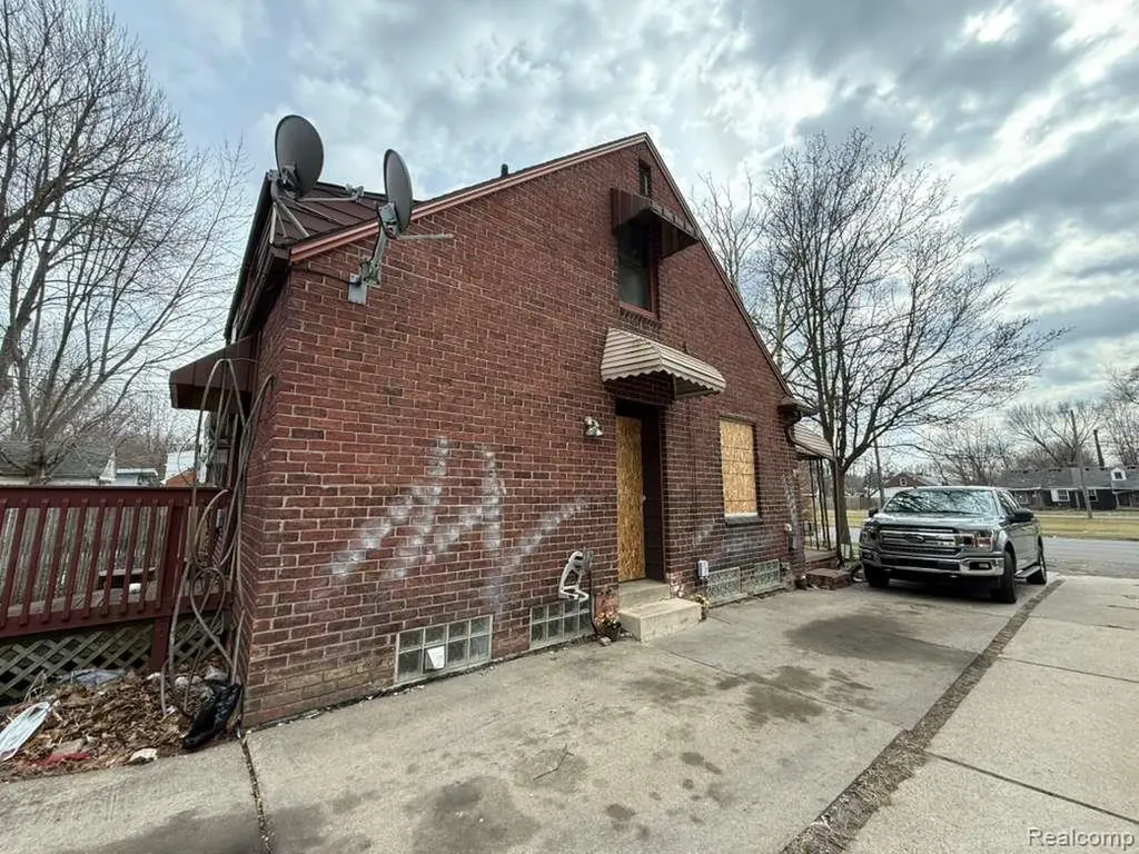 20231 Moross Road Detroit City MI 48224