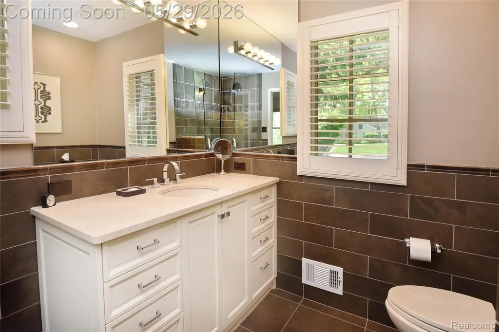 2026 W Bend Court West Bloomfield Charter Township MI 48302