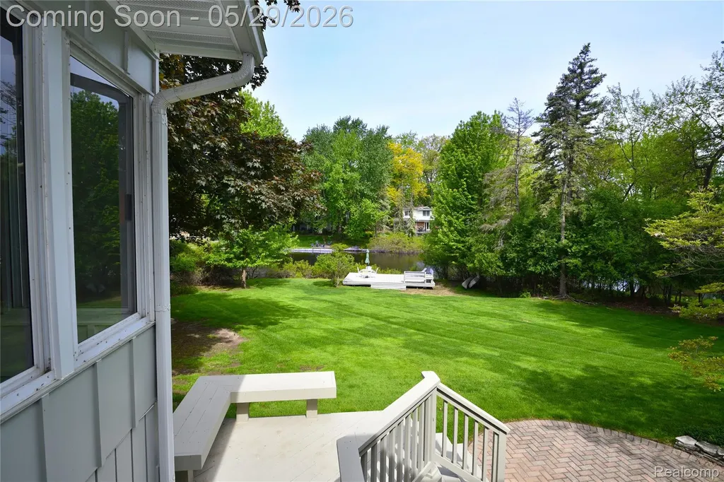 2026 W Bend Court West Bloomfield Charter Township MI 48302