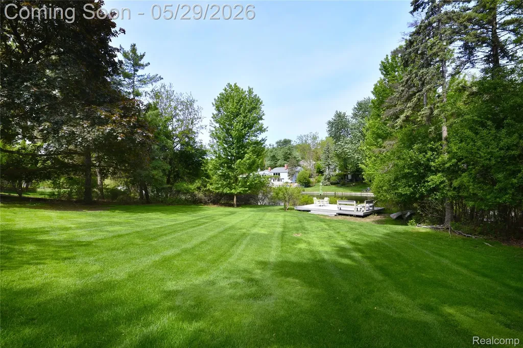 2026 W Bend Court West Bloomfield Charter Township MI 48302