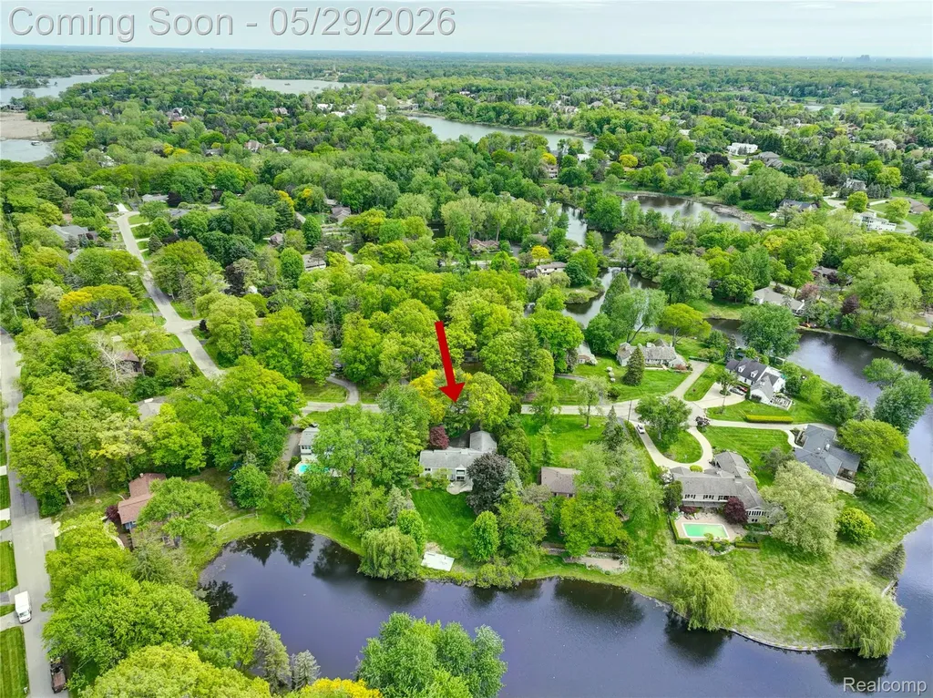 2026 W Bend Court West Bloomfield Charter Township MI 48302