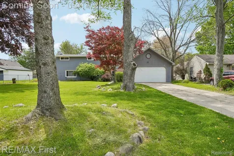 23041 Springbrook Drive Farmington Hills City MI 48336