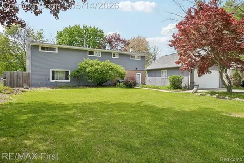 23041 Springbrook Drive Farmington Hills City MI 48336