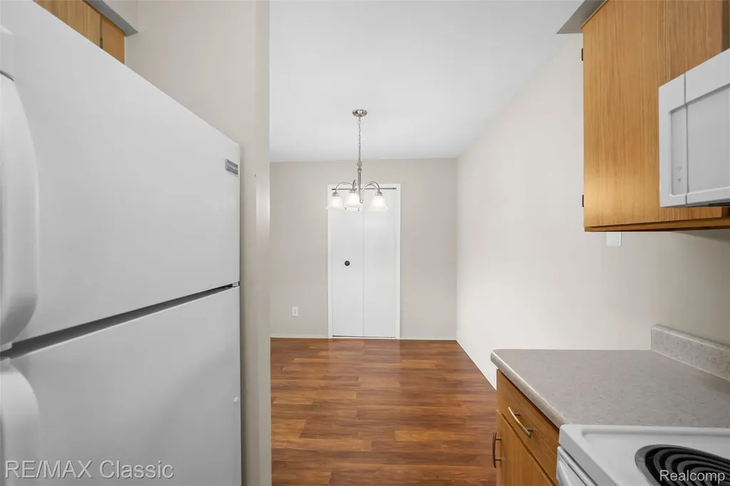 7362 Manor Circle Westland City MI 48185