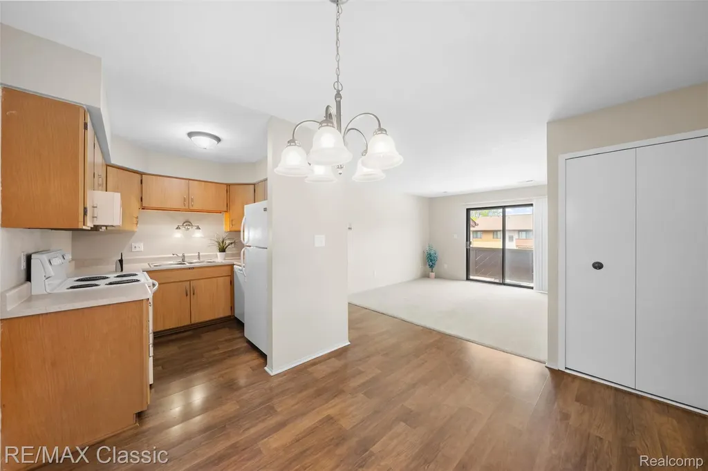 7362 Manor Circle Westland City MI 48185