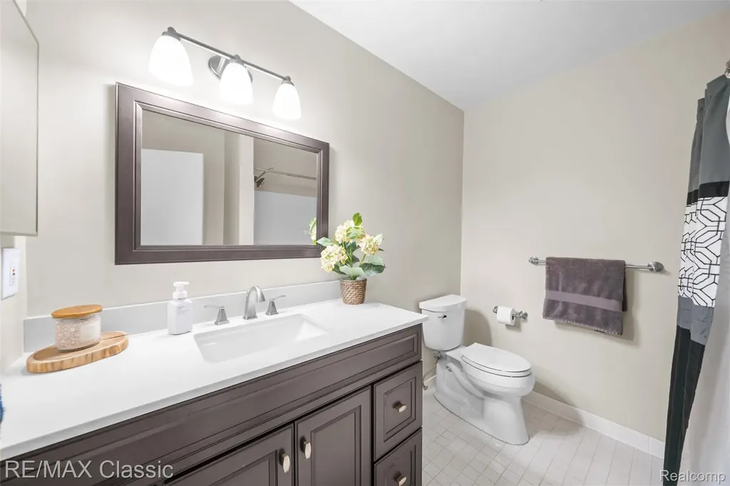 7362 Manor Circle Westland City MI 48185