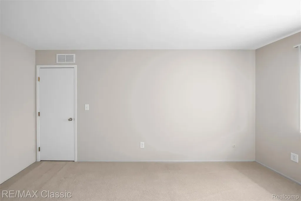 7362 Manor Circle Westland City MI 48185