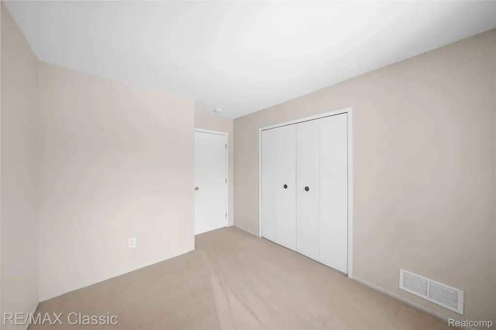7362 Manor Circle Westland City MI 48185