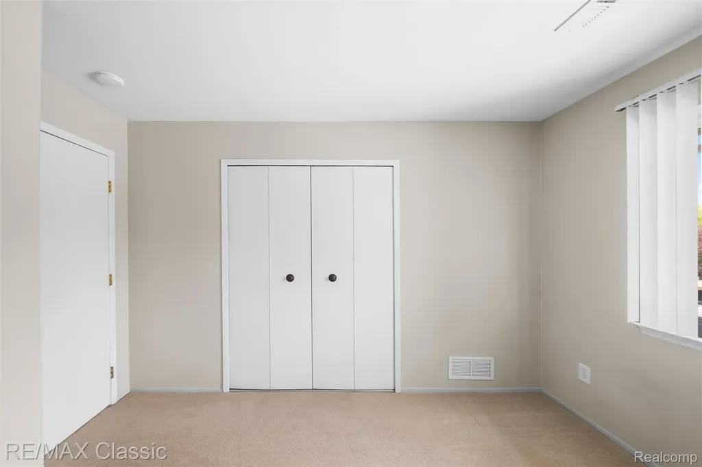 7362 Manor Circle Westland City MI 48185