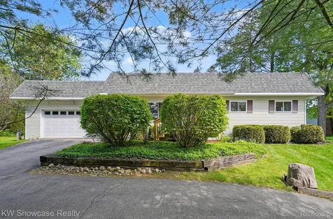 4200 Woodcock Way Highland Charter Township MI 48357