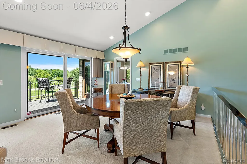 1954 Pine Ridge Court Bloomfield Charter Township MI 48302