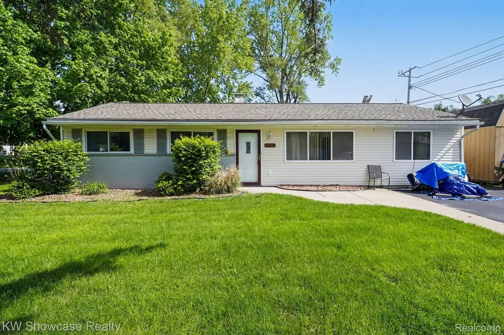 6612 Rowley Drive Waterford Charter Township MI 48329