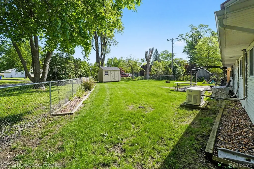6612 Rowley Drive Waterford Charter Township MI 48329