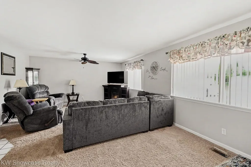 6612 Rowley Drive Waterford Charter Township MI 48329
