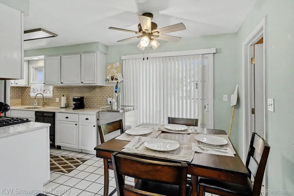 6612 Rowley Drive Waterford Charter Township MI 48329
