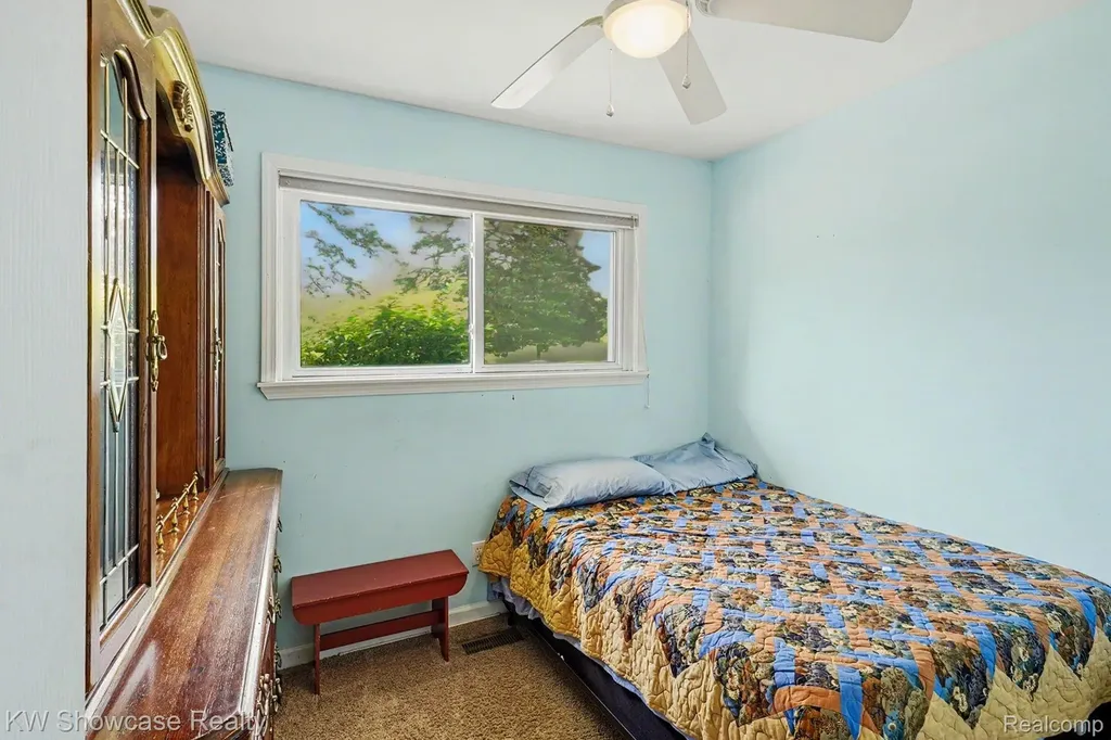 6612 Rowley Drive Waterford Charter Township MI 48329