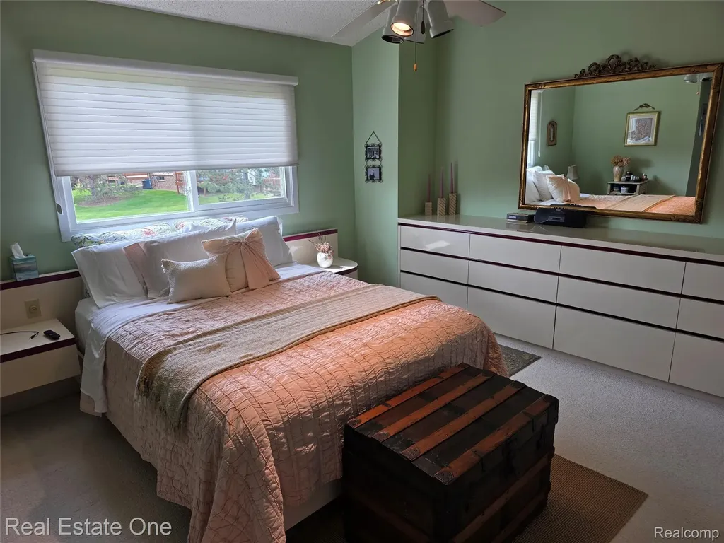 4201 Breckenridge Drive West Bloomfield Charter Township MI 48322