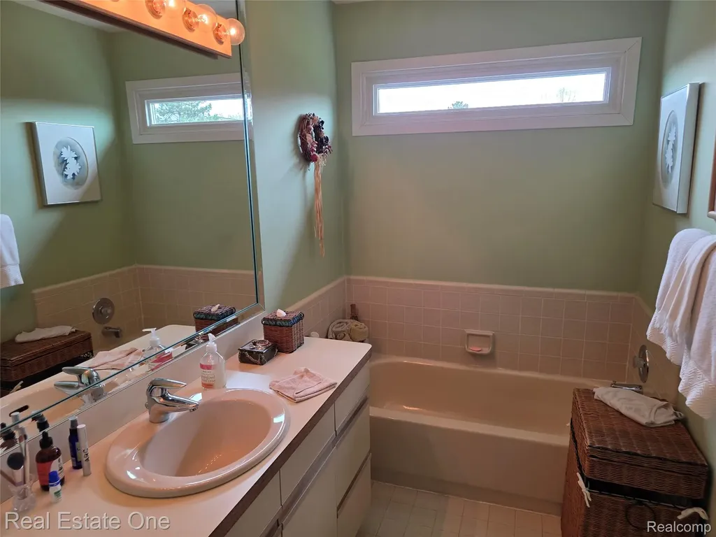 4201 Breckenridge Drive West Bloomfield Charter Township MI 48322