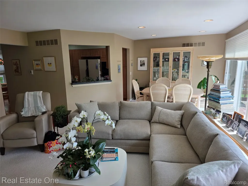 4201 Breckenridge Drive West Bloomfield Charter Township MI 48322