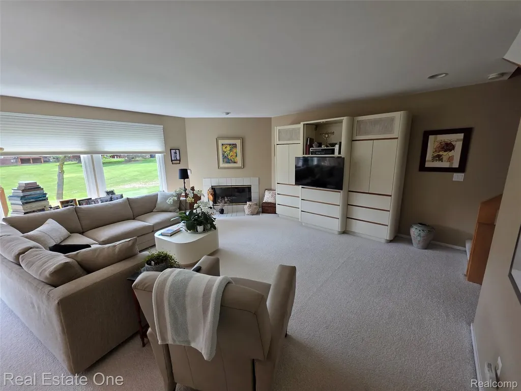 4201 Breckenridge Drive West Bloomfield Charter Township MI 48322