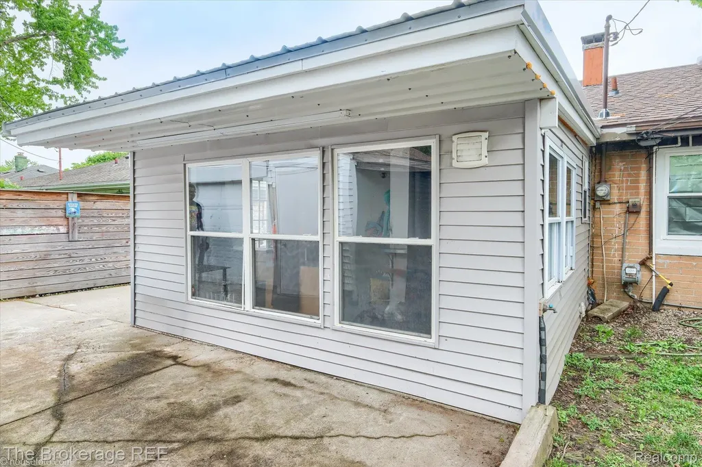 3106 Cherokee Avenue Flint City MI 48507