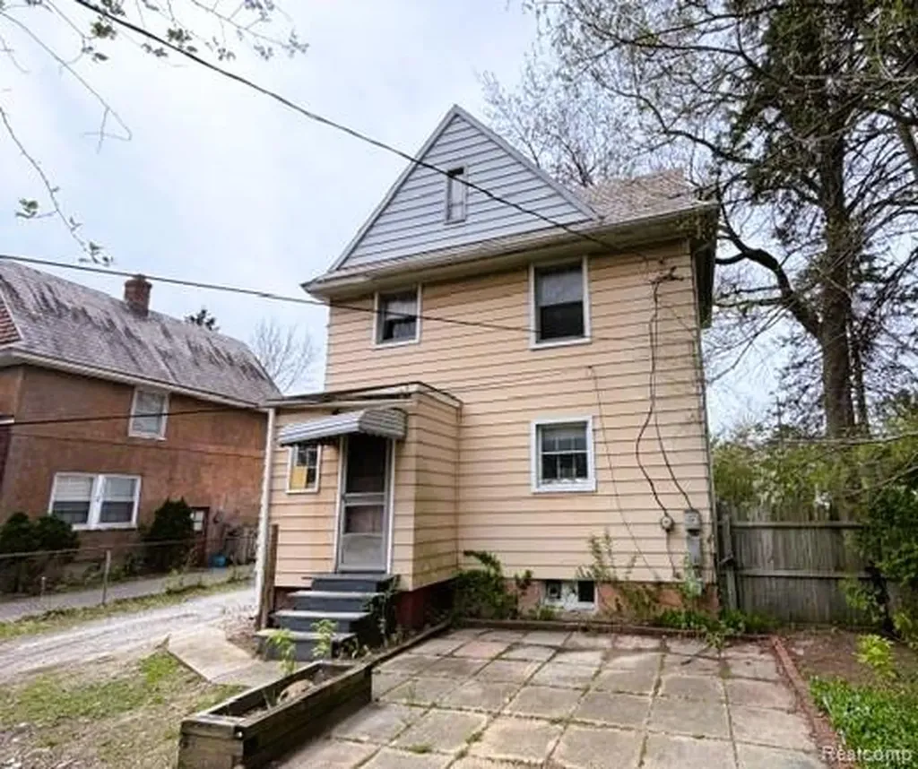 628 N Perry Street Pontiac City MI 48342
