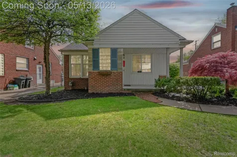 21610 Prestwick Avenue Harper Woods City MI 48225