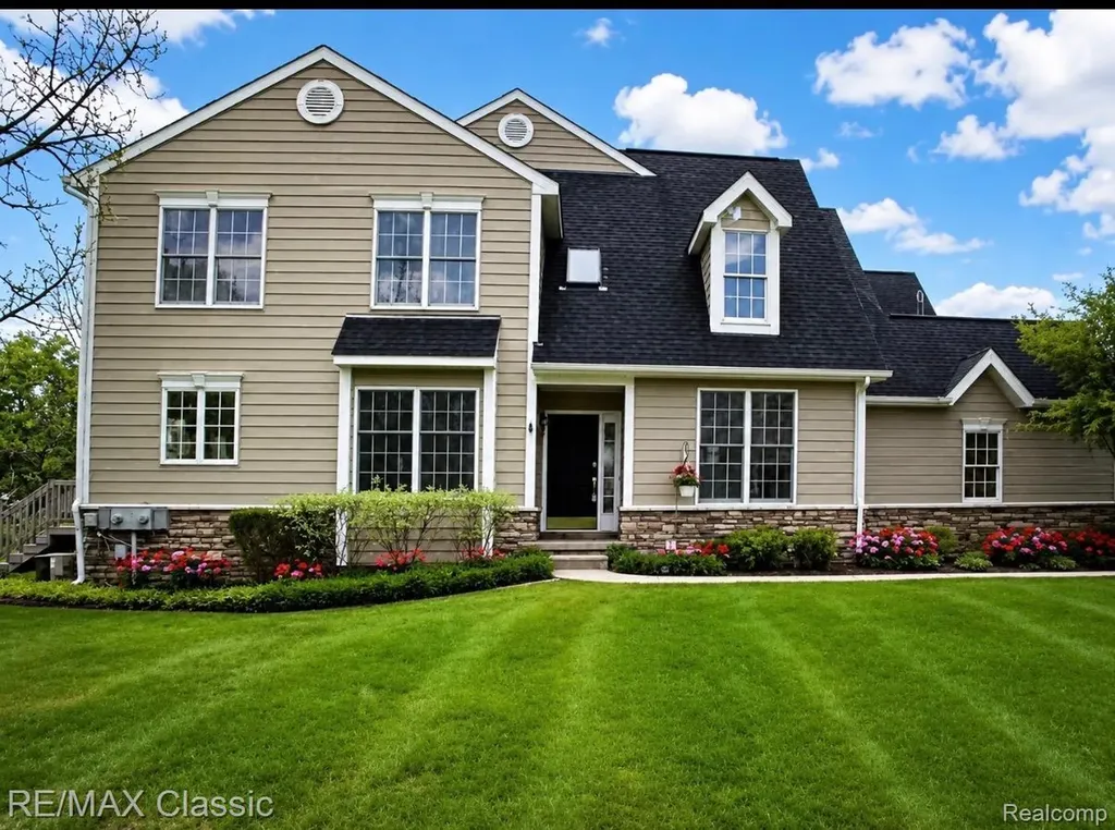26426 Island Lake Drive Novi City MI 48374