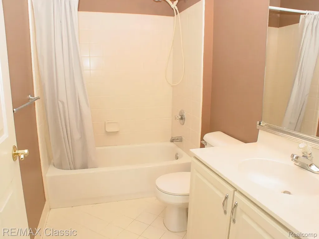 26426 Island Lake Drive Novi City MI 48374