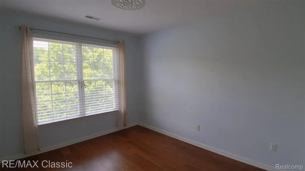 26426 Island Lake Drive Novi City MI 48374
