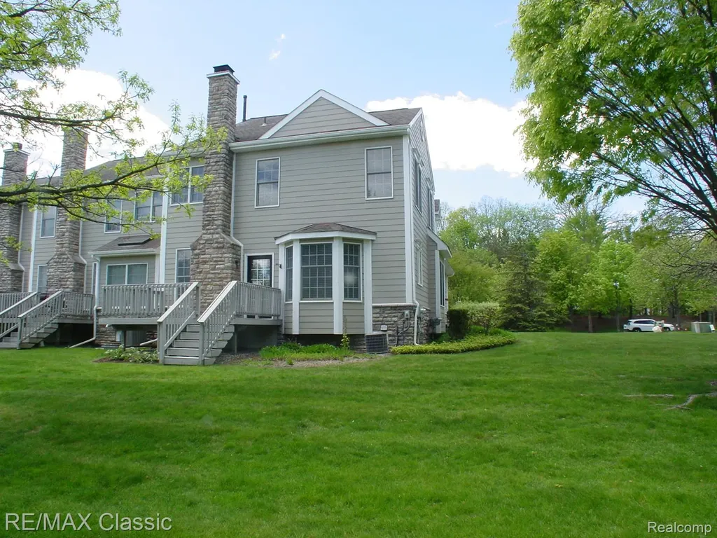26426 Island Lake Drive Novi City MI 48374