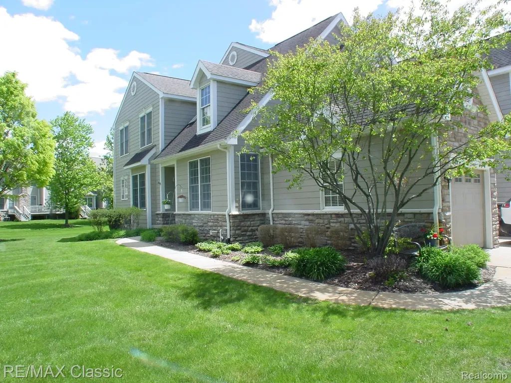 26426 Island Lake Drive Novi City MI 48374