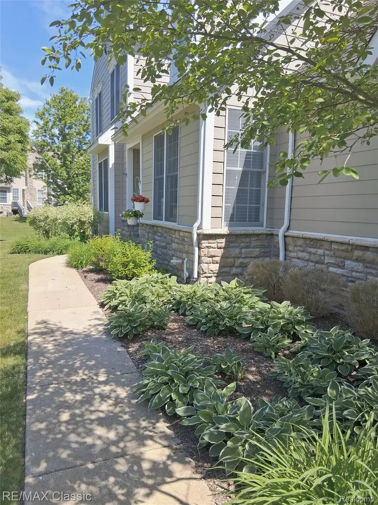 26426 Island Lake Drive Novi City MI 48374