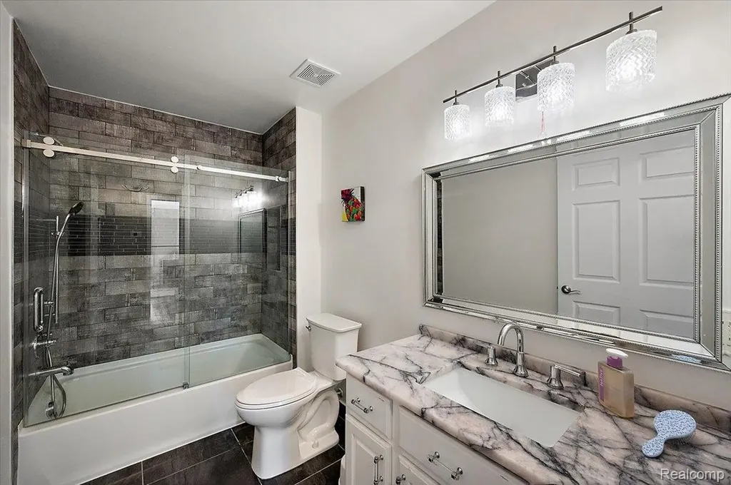 14575 Moravian Manor Circle Sterling Heights City MI 48312