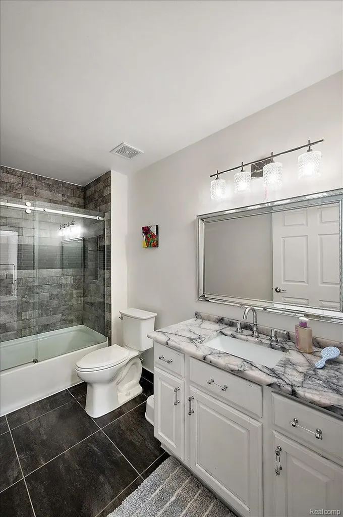 14575 Moravian Manor Circle Sterling Heights City MI 48312