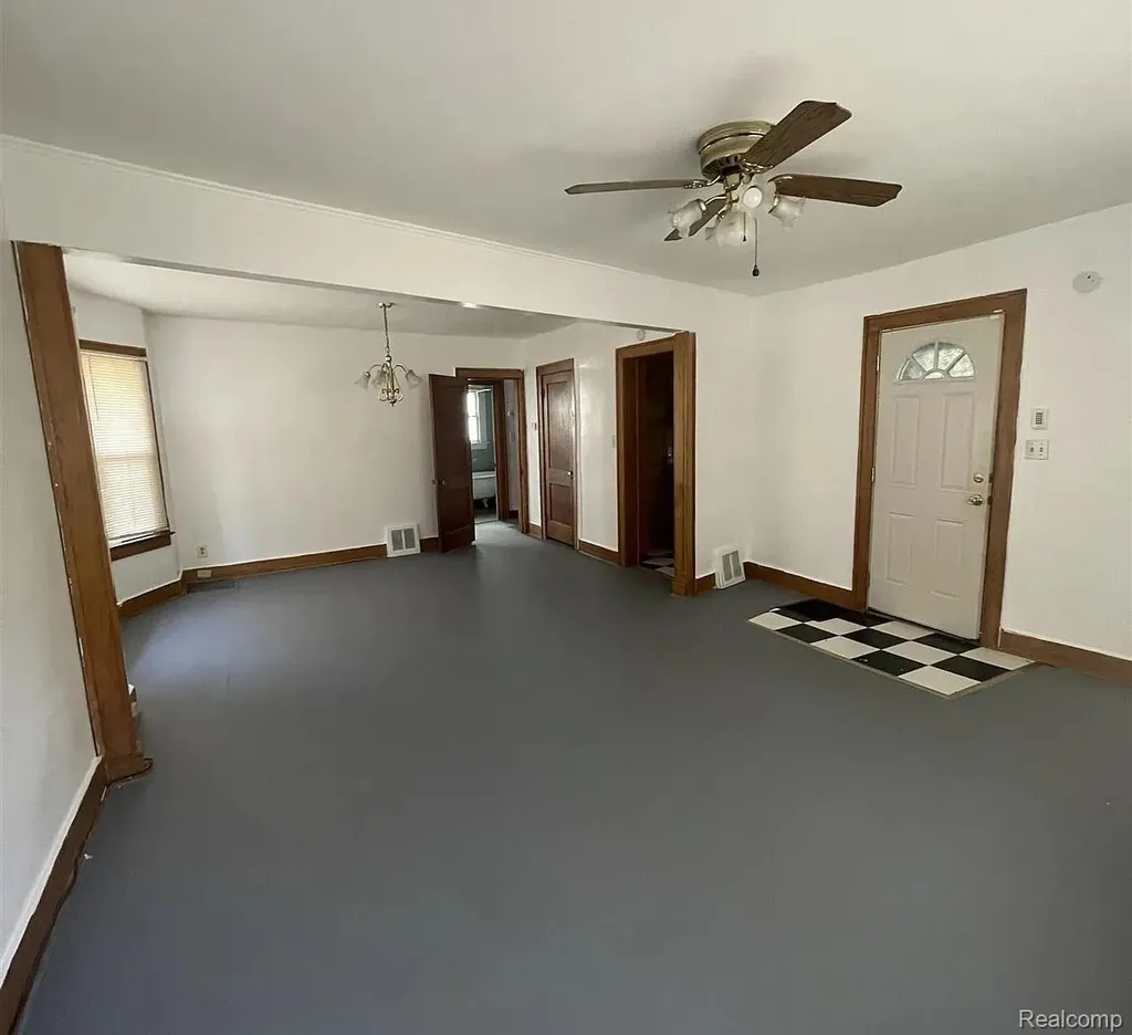 1518 Wisconsin Avenue Flint City MI 48506