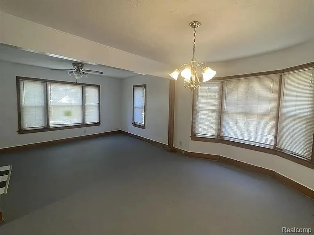 1518 Wisconsin Avenue Flint City MI 48506