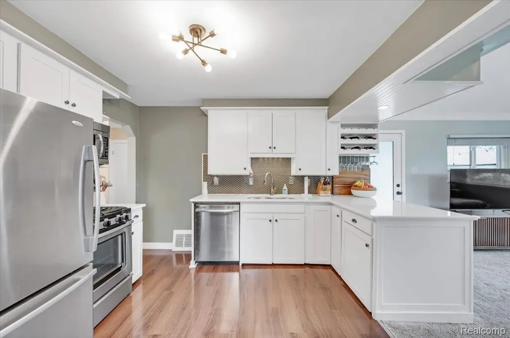 2934 N Altadena Avenue Royal Oak City MI 48073