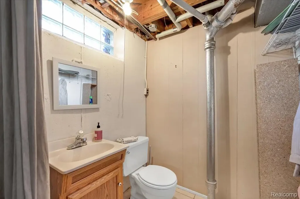 2934 N Altadena Avenue Royal Oak City MI 48073