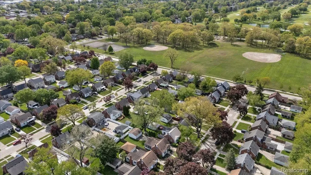 2934 N Altadena Avenue Royal Oak City MI 48073
