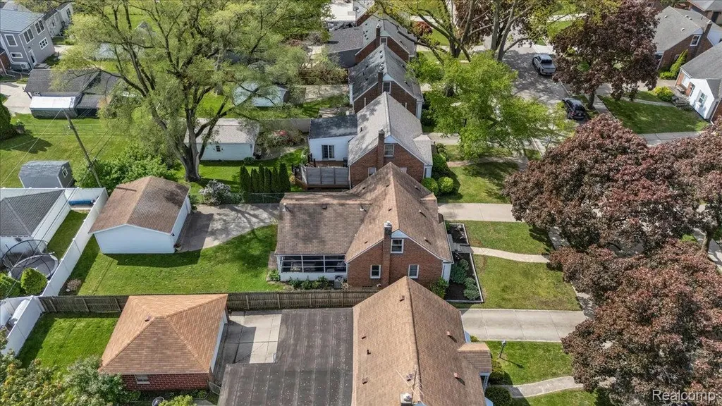 2934 N Altadena Avenue Royal Oak City MI 48073