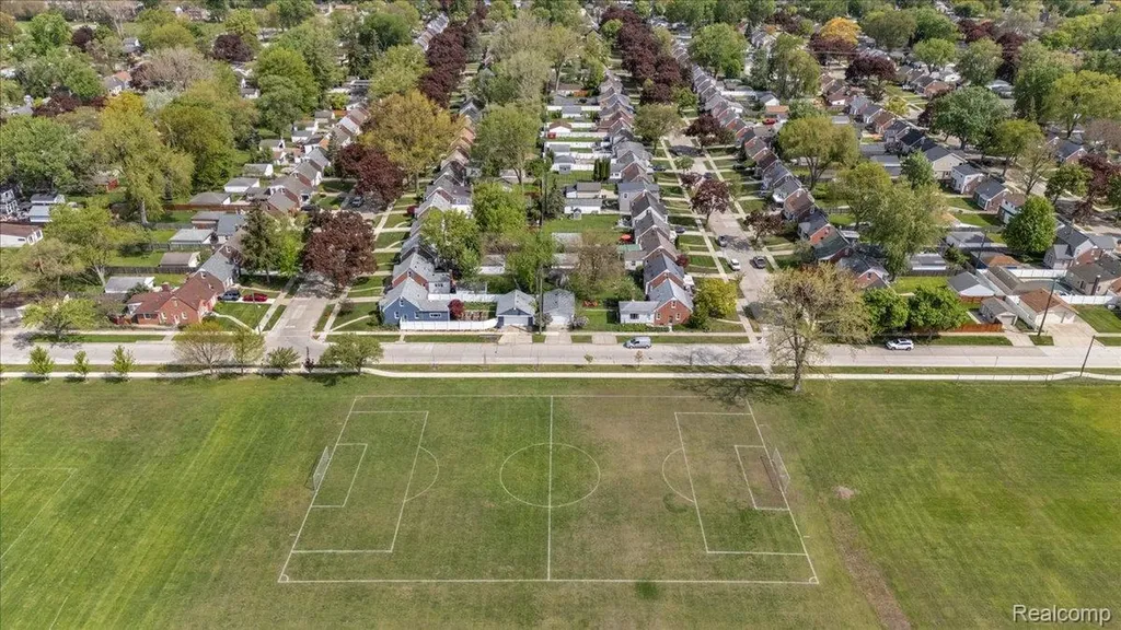 2934 N Altadena Avenue Royal Oak City MI 48073
