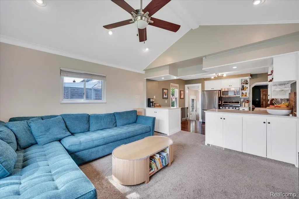 2934 N Altadena Avenue Royal Oak City MI 48073