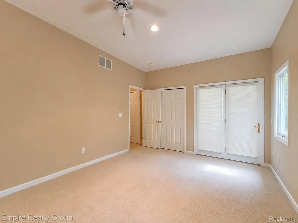 2111 Oak Terrace Groveland Township MI 48462